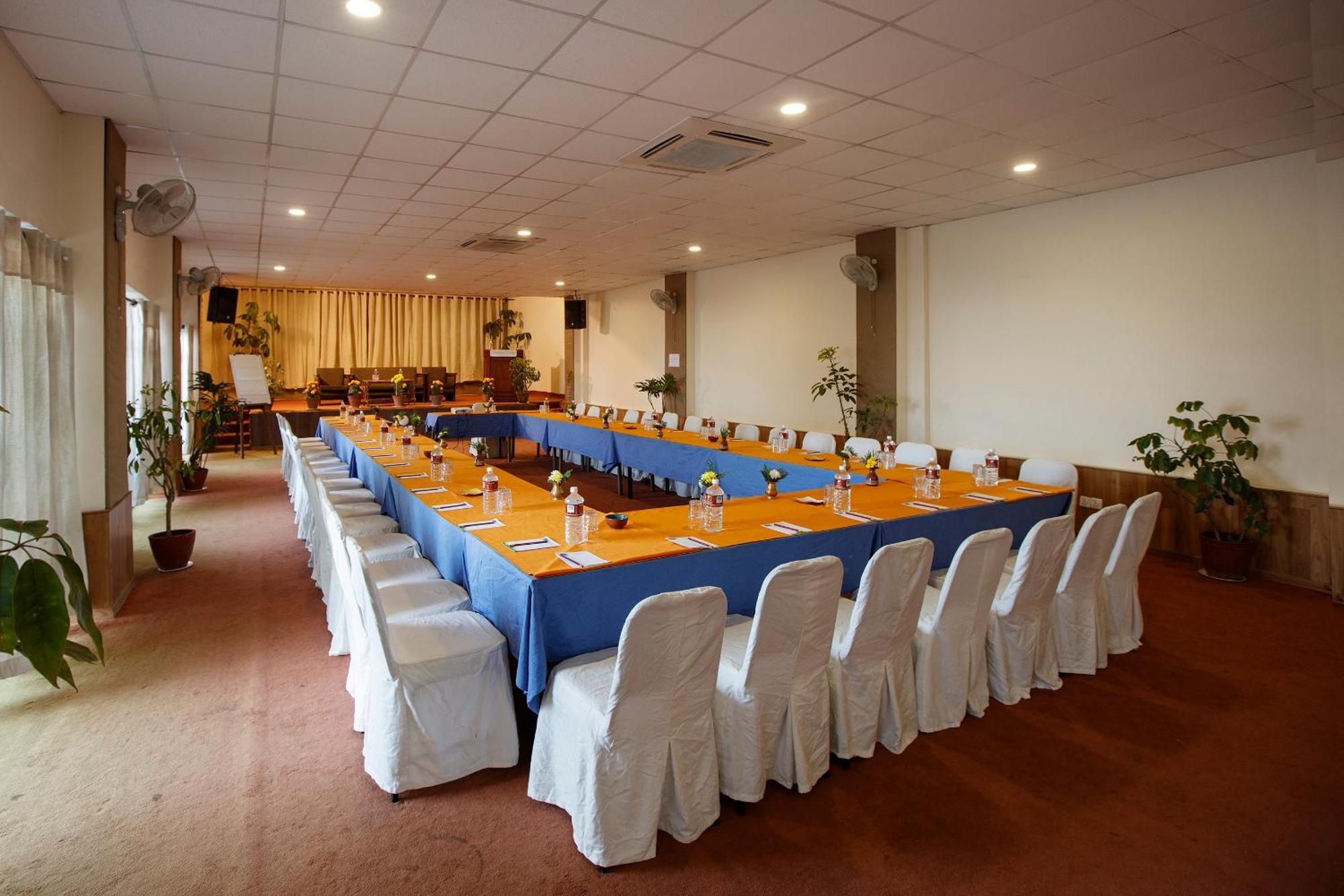 Dhulikhel Lodge Resort Экстерьер фото